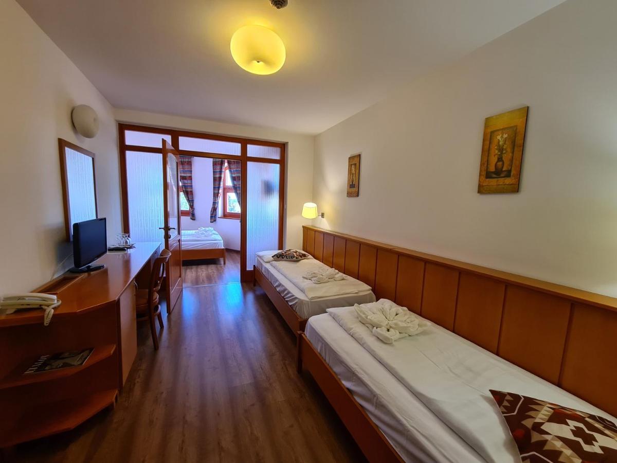 Istvan Parkhotel Es Gasztrofarm Sormas Экстерьер фото