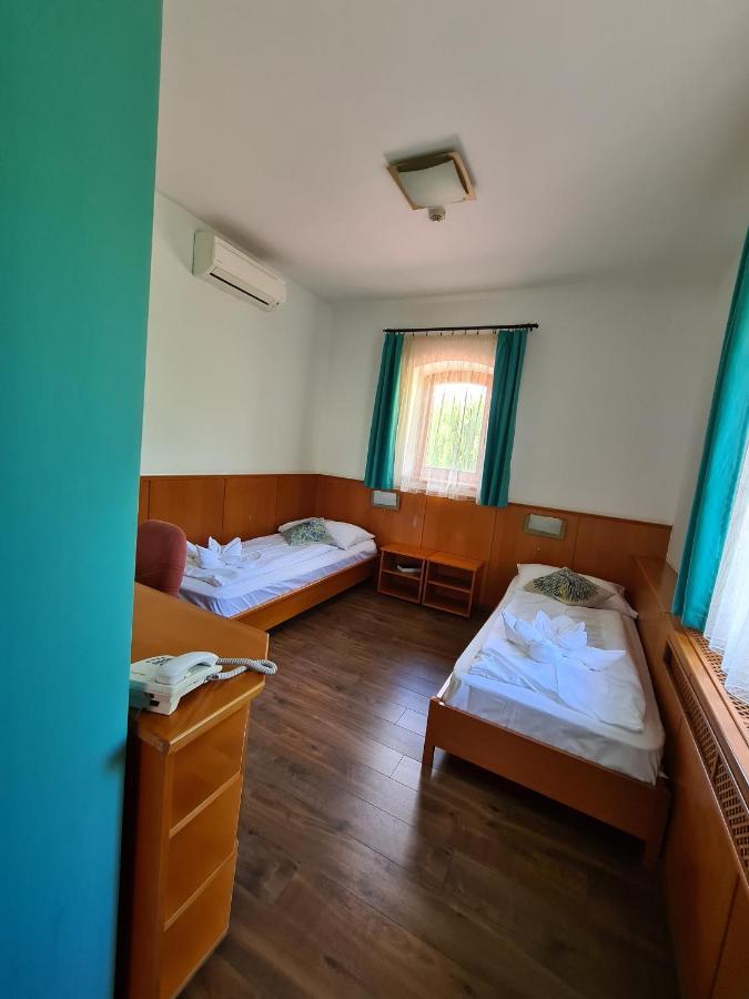 Istvan Parkhotel Es Gasztrofarm Sormas Экстерьер фото